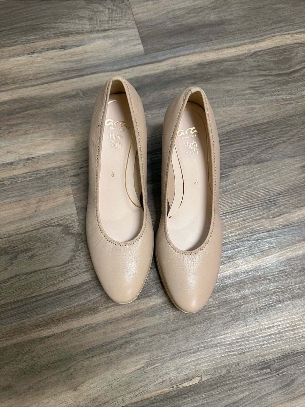 Ara Ophelia Sand Pumps